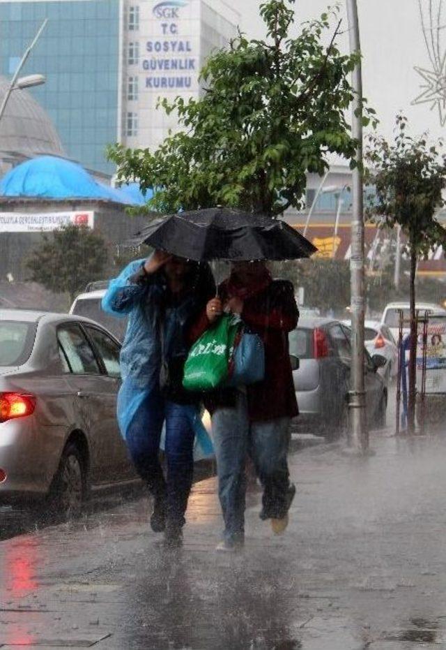 Erzurum’da Kuvvetli Yağış Sele Neden Oldu