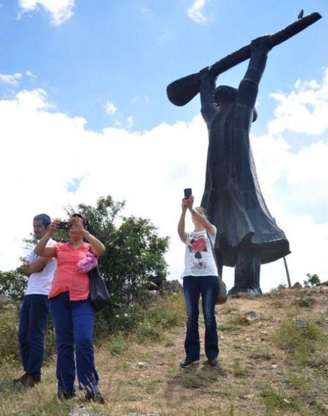 Pir Sultan Abdal Sivas'ta Anıldı