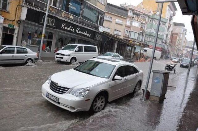 Demirci&rsquo;de Şiddetli Yağış 1