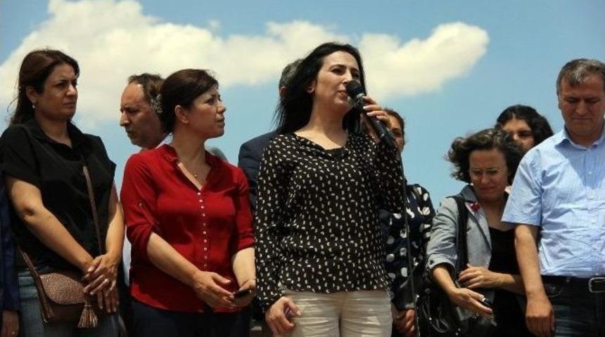Hdp&rsquo;li Y&uuml;ksekdağ, Kobani Sınırında İncelemede Bulundu