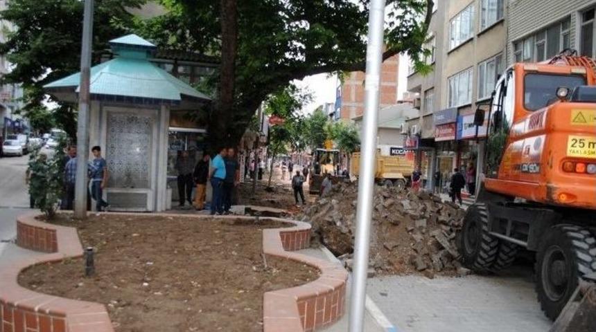 Biga&rsquo;da Yol &Ccedil;alışmaları Devam Ediyor