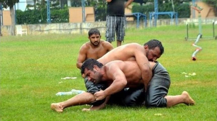 Kemerli Pehlivanlar Kırkpınar İ&ccedil;in Ter D&ouml;k&uuml;yor