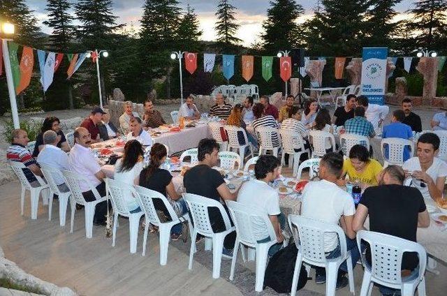 Yeşilyut Belediye Başkanı Hacı Uğur Polat, Medya Temsilcileriyle İftar Yemeğinde Buluştu