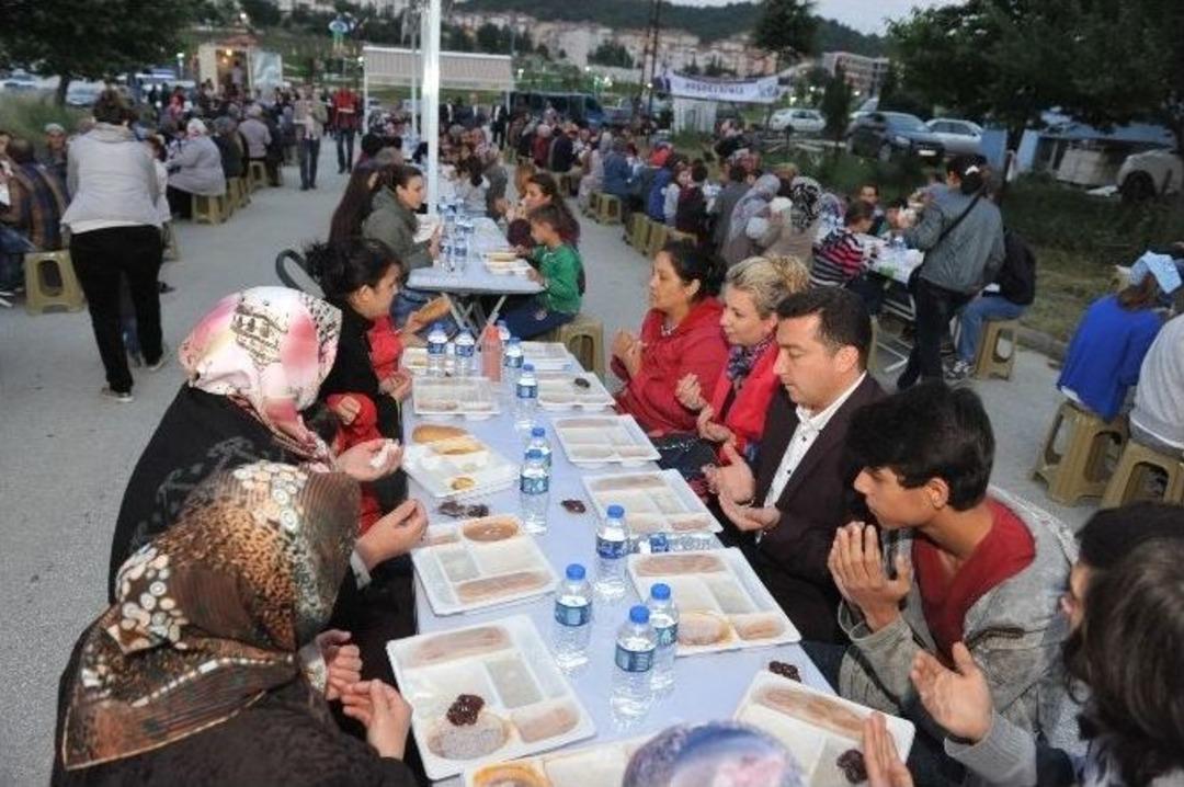 Mahalle İftarlarının 5.&rsquo;si Yeşilkent Mahallesi&rsquo;nde Yapıldı