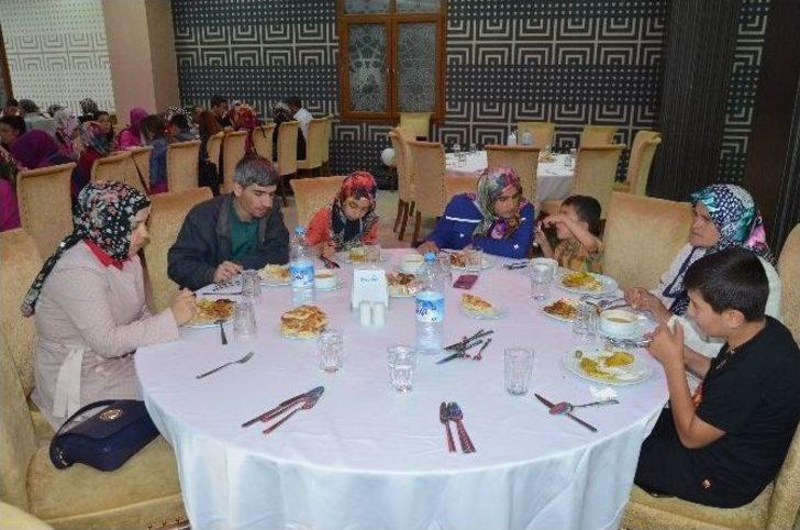 Madenci Aileleri İftarda Biraraya Geldi G5