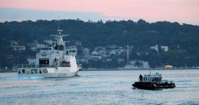 Istanbul Boğazı'nda Kaza Yapan Tekne Alabora Oldu: 2 Kayıp