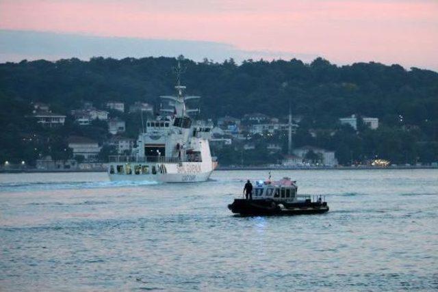 Istanbul Boğazı'nda Kaza Yapan Tekne Alabora Oldu: 2 Kayıp