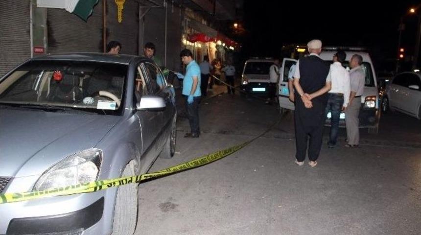 Gasp Ettiği S&uuml;r&uuml;c&uuml; Ka&ccedil;ınca Yoldan Ge&ccedil;en 2 Kişiyi Vurdu