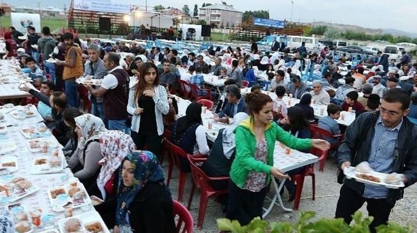 B&uuml;y&uuml;kşehir Belediyesi Kobani&rsquo;de &Ouml;lenler İ&ccedil;in Mevlit Okuttu