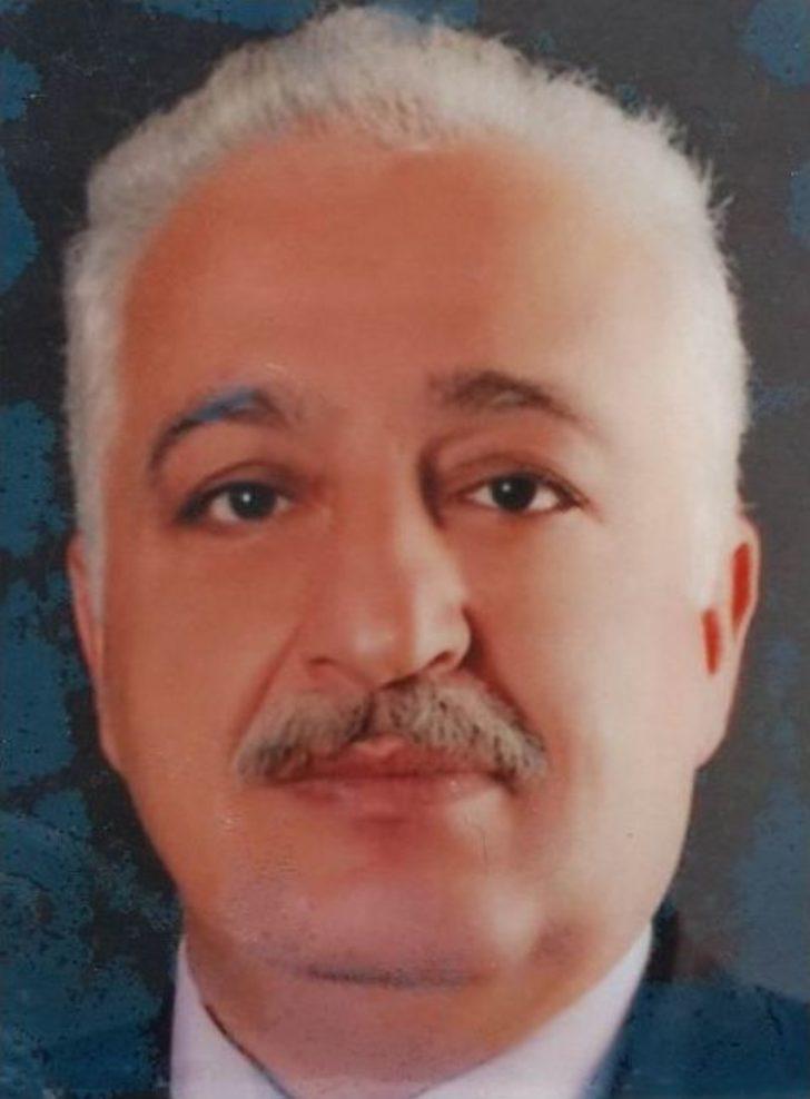 Otomobil Elektrik Direğine Çarptı: İki Ölü G3