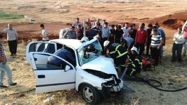 Gaziantep'te 2 Otomobil Çarpıştı: 2 Ölü, 4 Yaralı