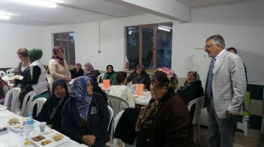 K&uuml;mbet Akpınarlılar İn&ouml;n&uuml; Belediyesi&rsquo;nin Sokak İftarında Buluştu