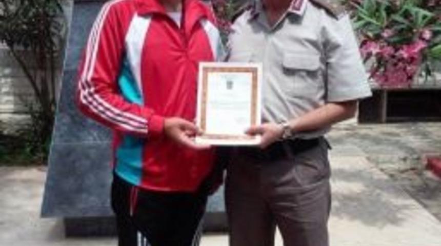 Jandarmadan Milli Antren&ouml;re Takdir Belgesi