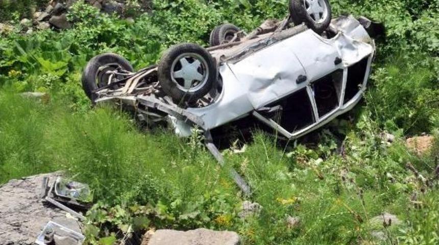 Zonguldak'ta Otomobil U&ccedil;uruma Yuvarlandı: 3 Yaralı