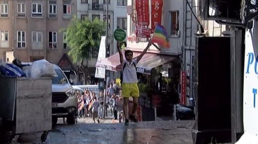 (&ouml;zel Haber) Eylemci, Toma&rsquo;nın M&uuml;dahalesiyle B&ouml;yle S&uuml;r&uuml;klendi