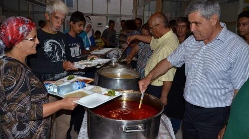 Dalaman Belediyesi&rsquo;nin İftar &Ccedil;adırına Yoğun İlgi