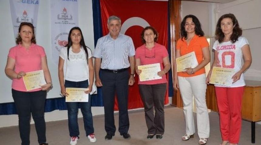 &Ouml;ğretmenlere Yenilik&ccedil;i Okuma Ve Yazma Eğitimi Verildi
