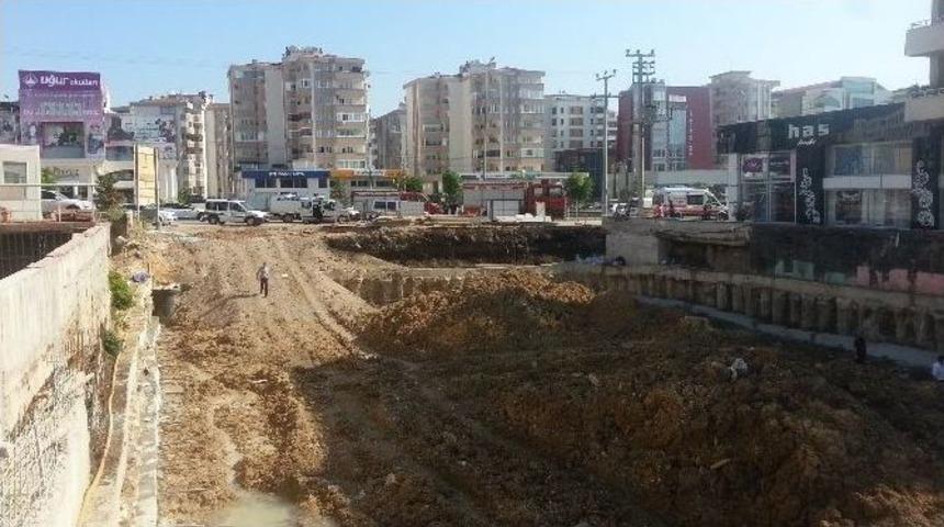 Bursa&rsquo;da İnşaat Alanında Suya D&uuml;şen Bek&ccedil;i Hayatını Kaybetti