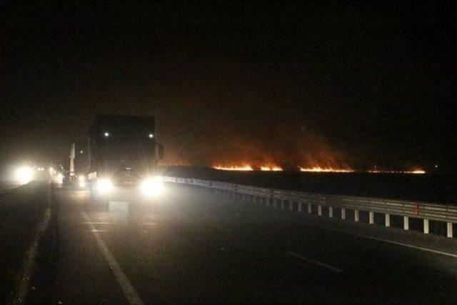 Suriye Sınırında Mayınlı Alanda Çıkan Yangın Korkuttu