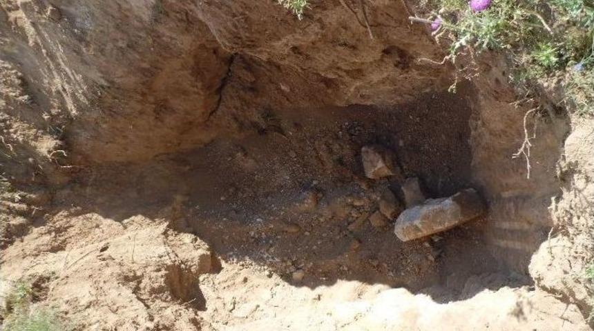 Yozgat Jandarma Kep&ccedil;e İle Ka&ccedil;ak Kazı Yapan 5 Kişiyi Su&ccedil;&uuml;st&uuml; Yakaladı