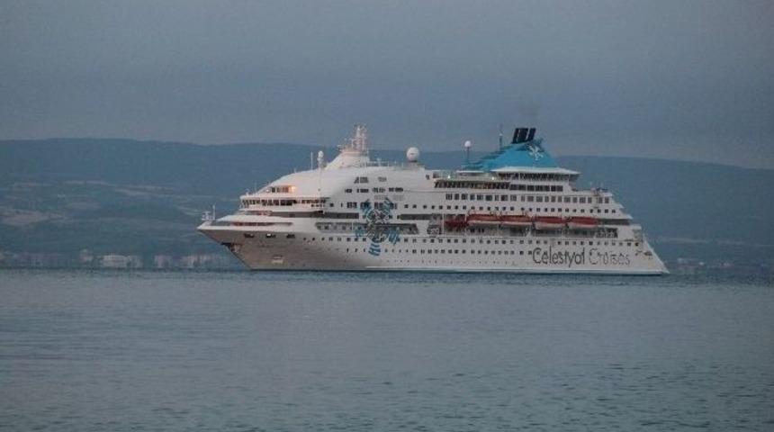 &Ccedil;anakkale&rsquo;de Tankerdeki Yakıt Sızıntısı Sona Erdi