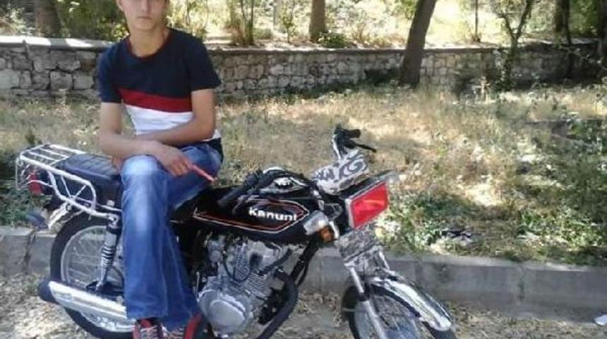 Fırın Iş&ccedil;isi Gen&ccedil;, &Ccedil;alınan Motosikletini Arıyor