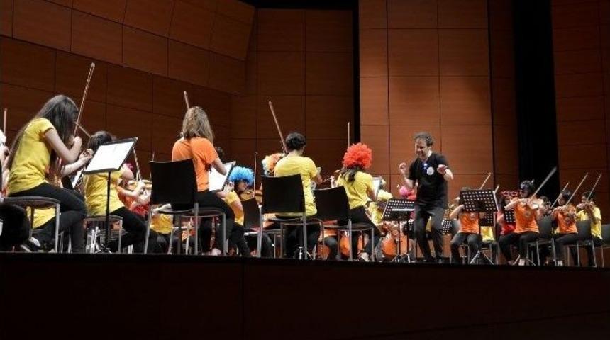 Başkan Ata&ccedil;, İstanbul M&uuml;zik Festivali Kapsamındaki Panele Katıldı