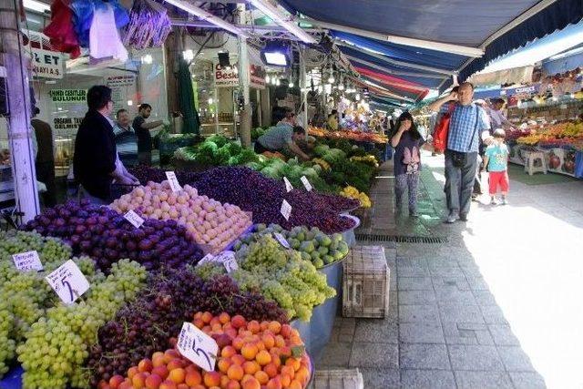 Bolluk Yaz Meyvelerini Ucuzlattı