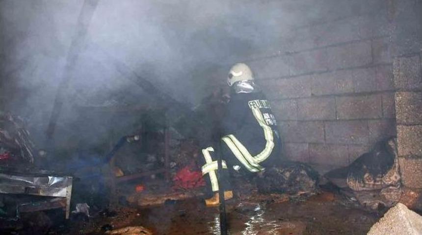 Adıyaman&rsquo;da Odunluk Yangını Korkuttu