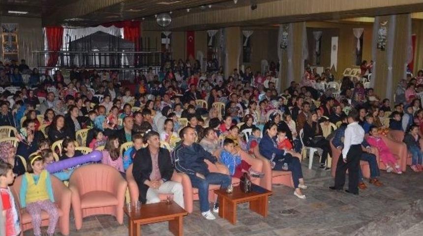 &Ccedil;ay&rsquo;da &ldquo;karag&ouml;z Ve Hacivat &rdquo; G&ouml;lge Oyunu B&uuml;y&uuml;k Beğeni Topladı