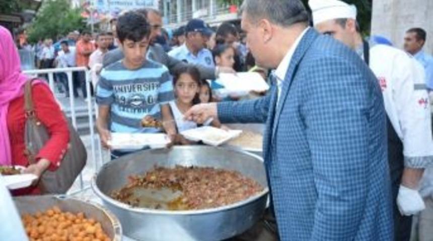 Başkan Gürkan, İftar Çadırını Ziyaret Etti