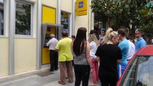 Komşuda Halk Atm'lere Koştu