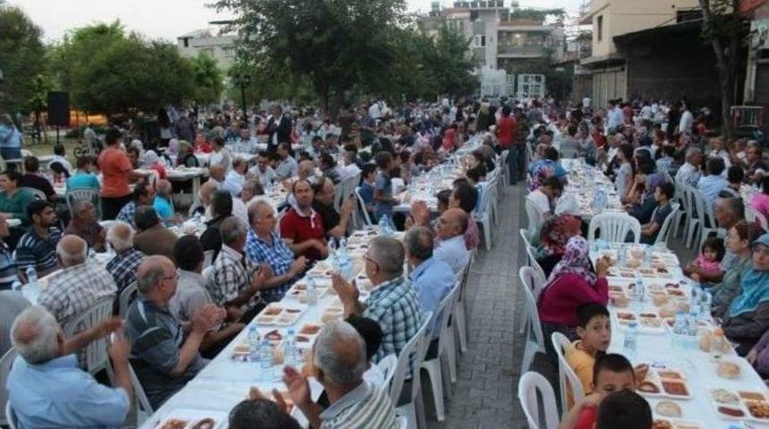 Ak Parti Seyhan İlçe Teşkilatı’ndan Mahalle İftarları
