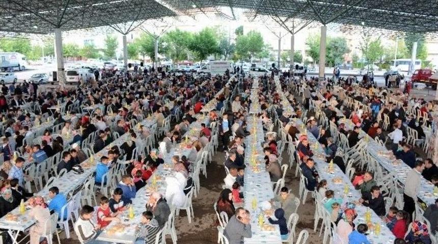 Başkan Yazgı 3 Bin Kişi İle İftar&rsquo;da Buluştu