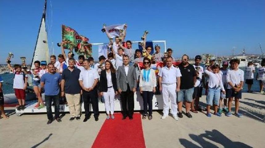 &Ccedil;eşme'de Yelken Ş&ouml;leni