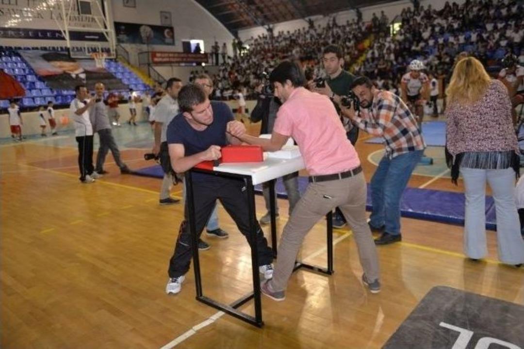 Yaz Spor Okulları Kapılarını A&ccedil;tı