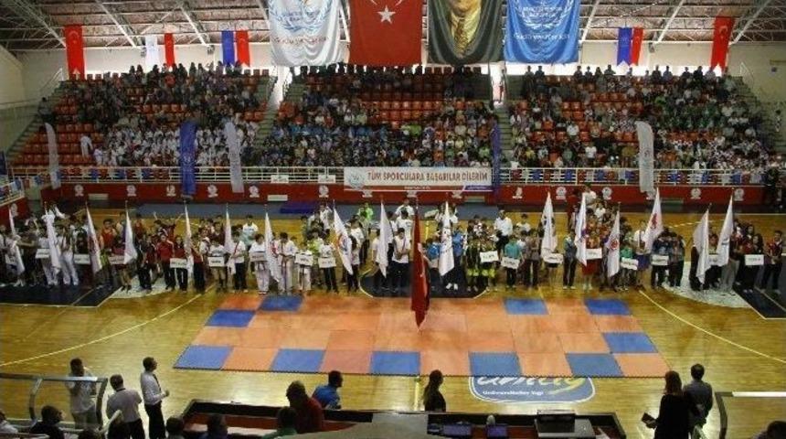 Samsun&rsquo;da Yaz Spor Okulları Başladı