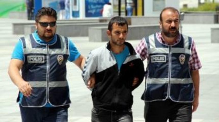 Cami&rsquo;den Yardım Paralarını &Ccedil;aldığı Ş&uuml;phesiyle G&ouml;zaltına Alınan Şahıs Tutuklandı