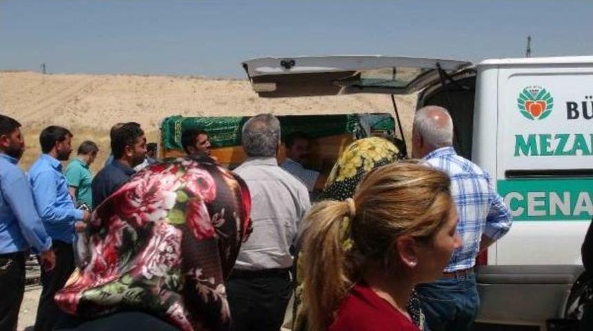 Eş Kurbanı Kadın Toprağa Verildi