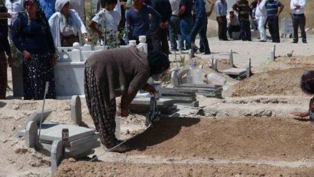 Eş Kurbanı Kadın Toprağa Verildi