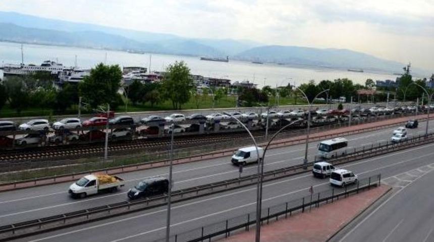 İthal L&uuml;ks Otomobiller Vagonlarla Sevkedildi