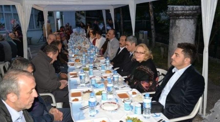 Bolu’da Hergün Başka Bir Mahallede Ramazan Coşkusu Yaşanıyor