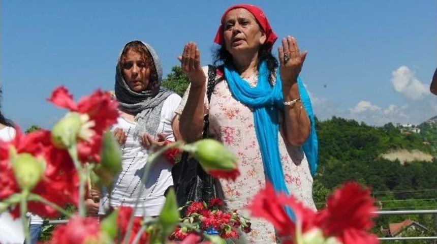 Sanat&ccedil;ı Barış Akarsu Memleketi Bartın&rsquo;da Anıldı