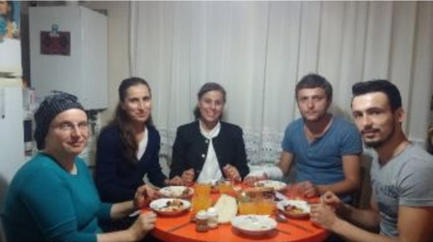 Ak Parti Kadın Kollarından Gönül Sofrası