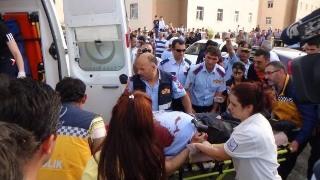 Kars&rsquo;ta Zincirleme Trafik Kazası: 3 &Ouml;l&uuml;, 2 Yaralı