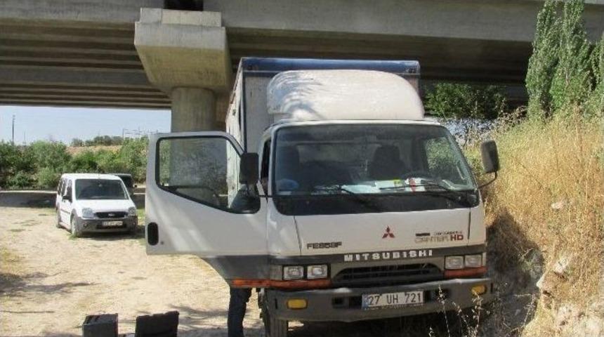 Suriye&rsquo;ye G&ouml;t&uuml;r&uuml;lmek &Uuml;zere &Ccedil;alınan Kamyon Bulundu