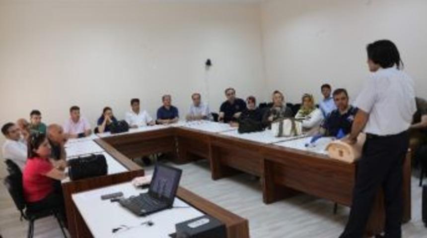 Diş Hekimlerine İlk Yardım Eğitimi Verildi