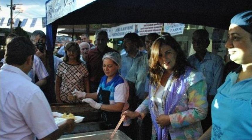 Aydın B&uuml;y&uuml;kşehir Belediyesi&rsquo;nden Menderesin Memleketinde İftar Yemeği