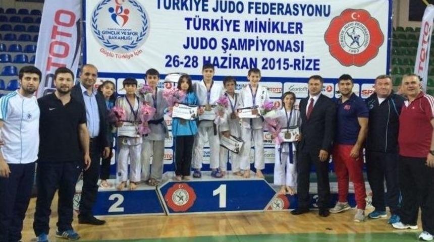 B&uuml;y&uuml;kşehirli Judoculardan Rekor T&uuml;rkiye Derecesi