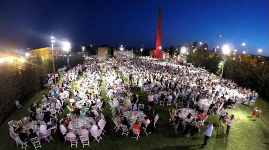 İzmir Büyükşehir’den Engelsiz İftar Sofrası